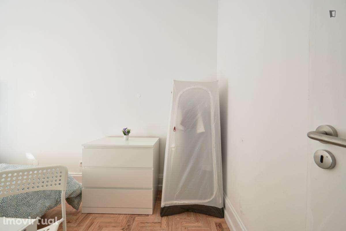 Quarto - localizado em Marquês de Pombal Lisbon - Grande imagem: 5/12