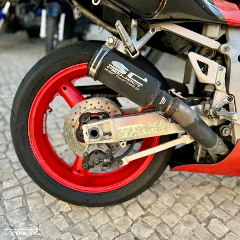 Suzuki GSX-R 600 SRAD - 17