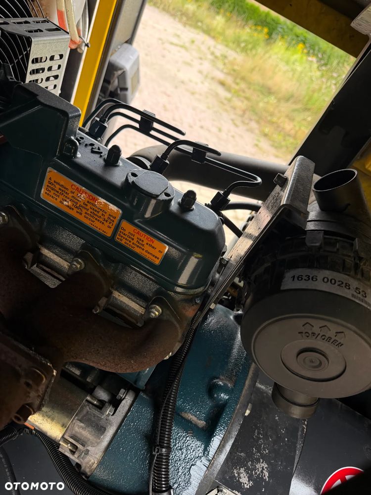 Atlas Copco QES 9 Agregat Prądotwórczy Generator prądu Wyciszony.  2018 rok. Silnik KUBOTA 3 cylindry. Agregat do pracy ciągłej. 2 x 400 VOLT oraz 230. Agregat w Bardzo ładnym stanie jak z Salonu. Sprowadzony z Norwegii. Agregat posiada bardzo dużo zabezpieczeń prądowych. Bezpieczna maszyna! Prądnica MECCALTE ECP3 1L4 najlepsza marka światowa! OKAZJA TANIO Profesjonalny przemysłowy sprzęt! Dokumenty inst. obsługi - 13
