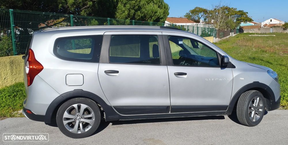 Dacia Lodgy 1.5 dCi Stepway 7L - 8