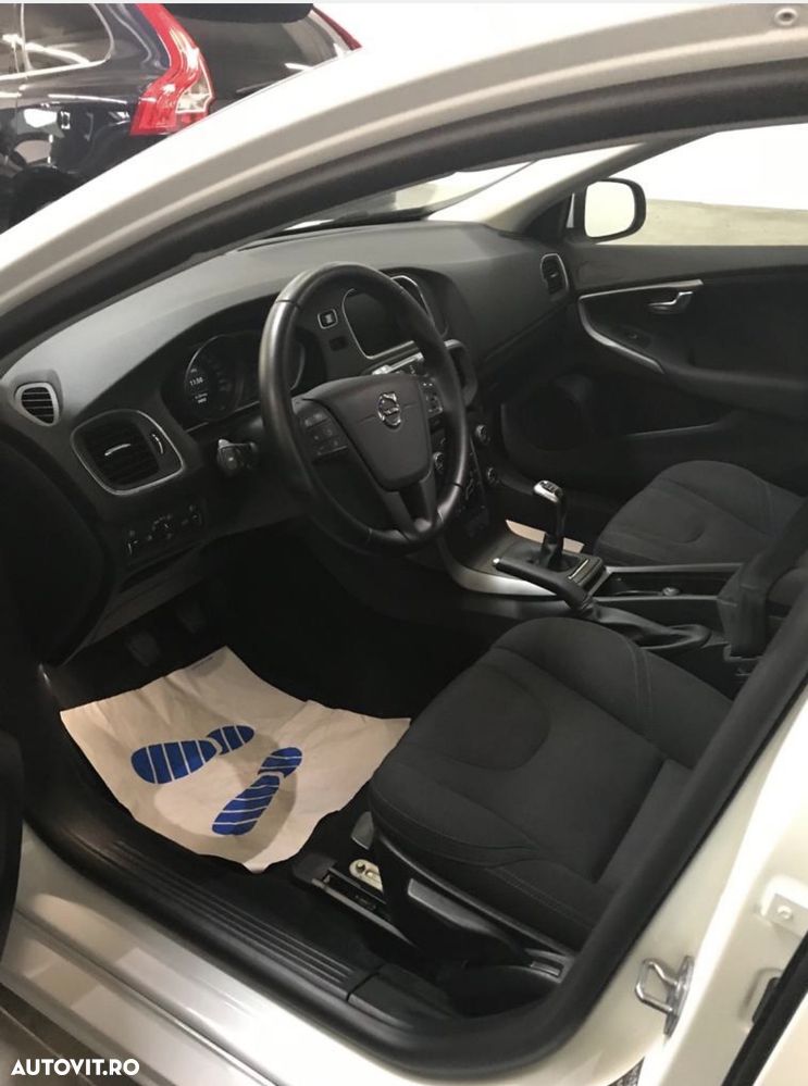 Volvo V40 D2 Momentum - 12