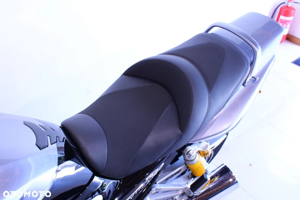 Yamaha XJR - 15