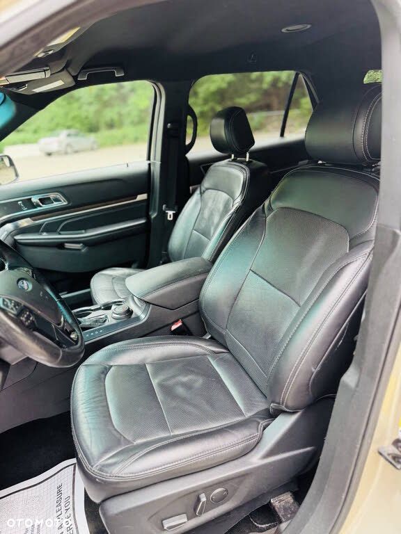 Ford Explorer - 10