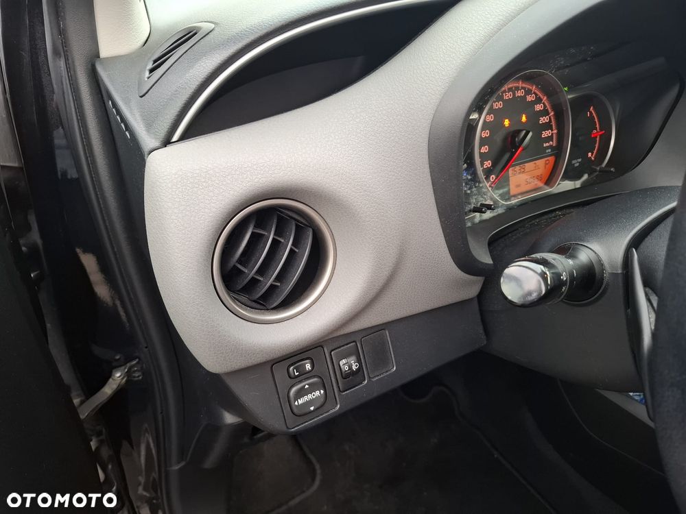 Toyota Yaris 1.33 Dynamic MS EU6 - 16