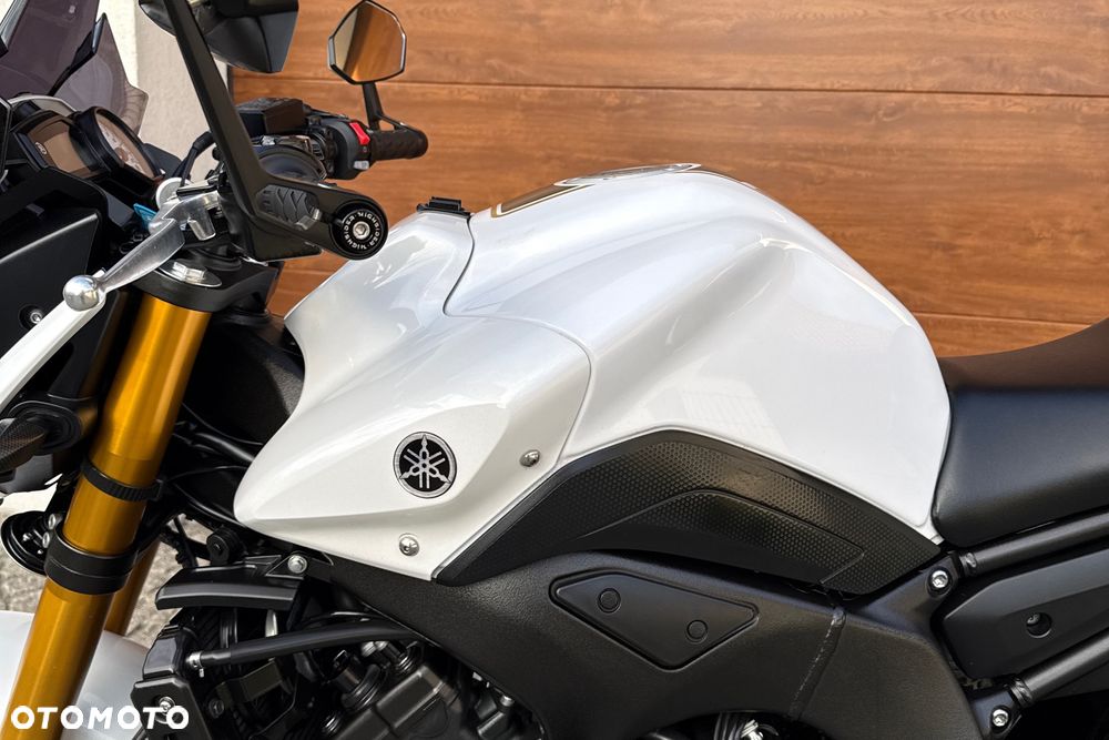 Yamaha FZ8 - 25