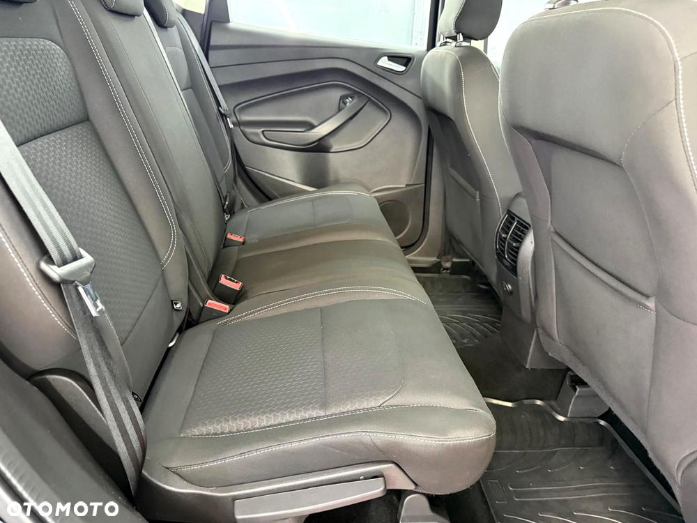 Ford Kuga 1.5 EcoBoost 2x4 Titanium - 28