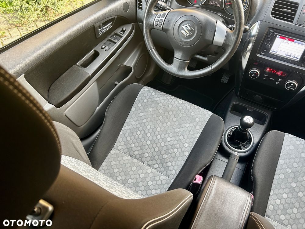 Suzuki SX4 Classic 1.6 VVT 4x2 Comfort - 21