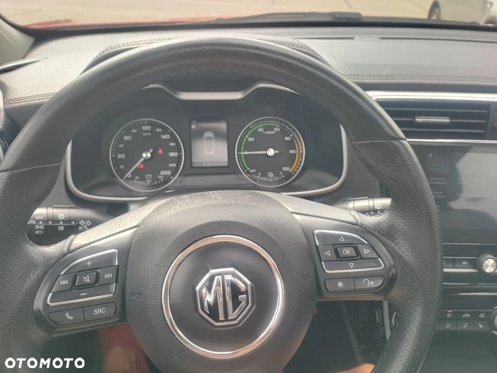 MG ZS Luxury - 11