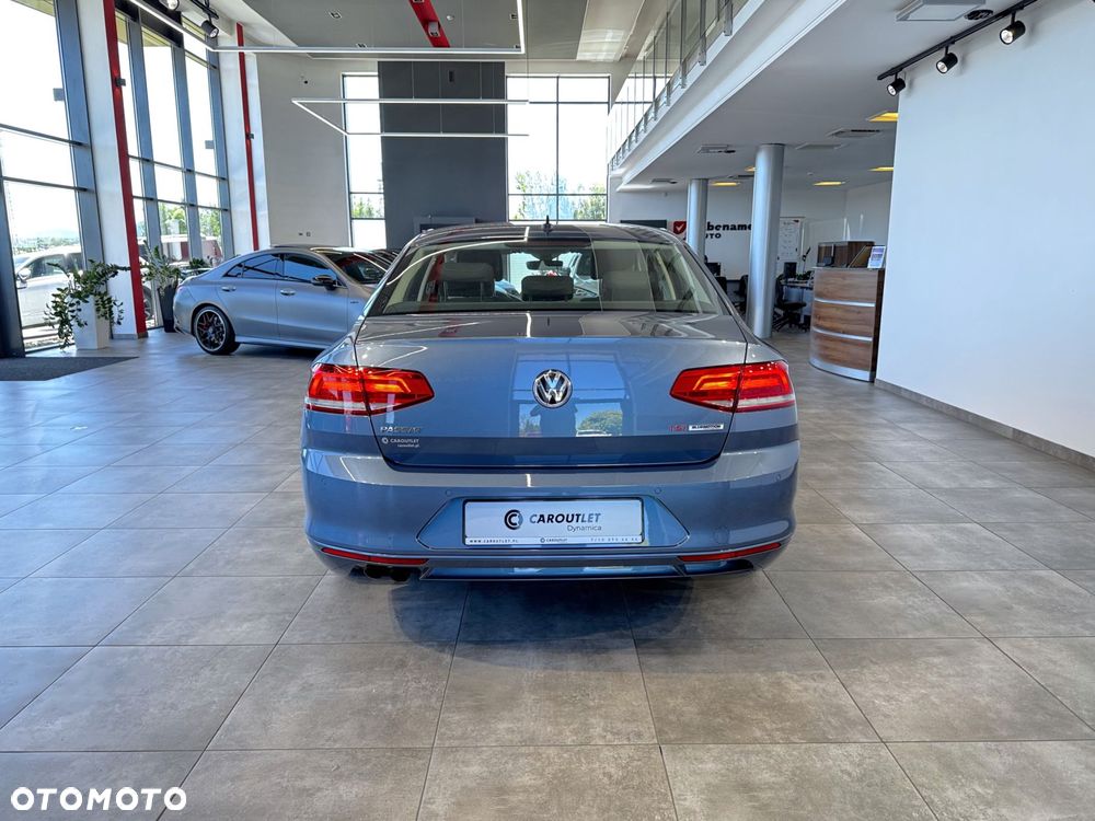 Volkswagen Passat - 8