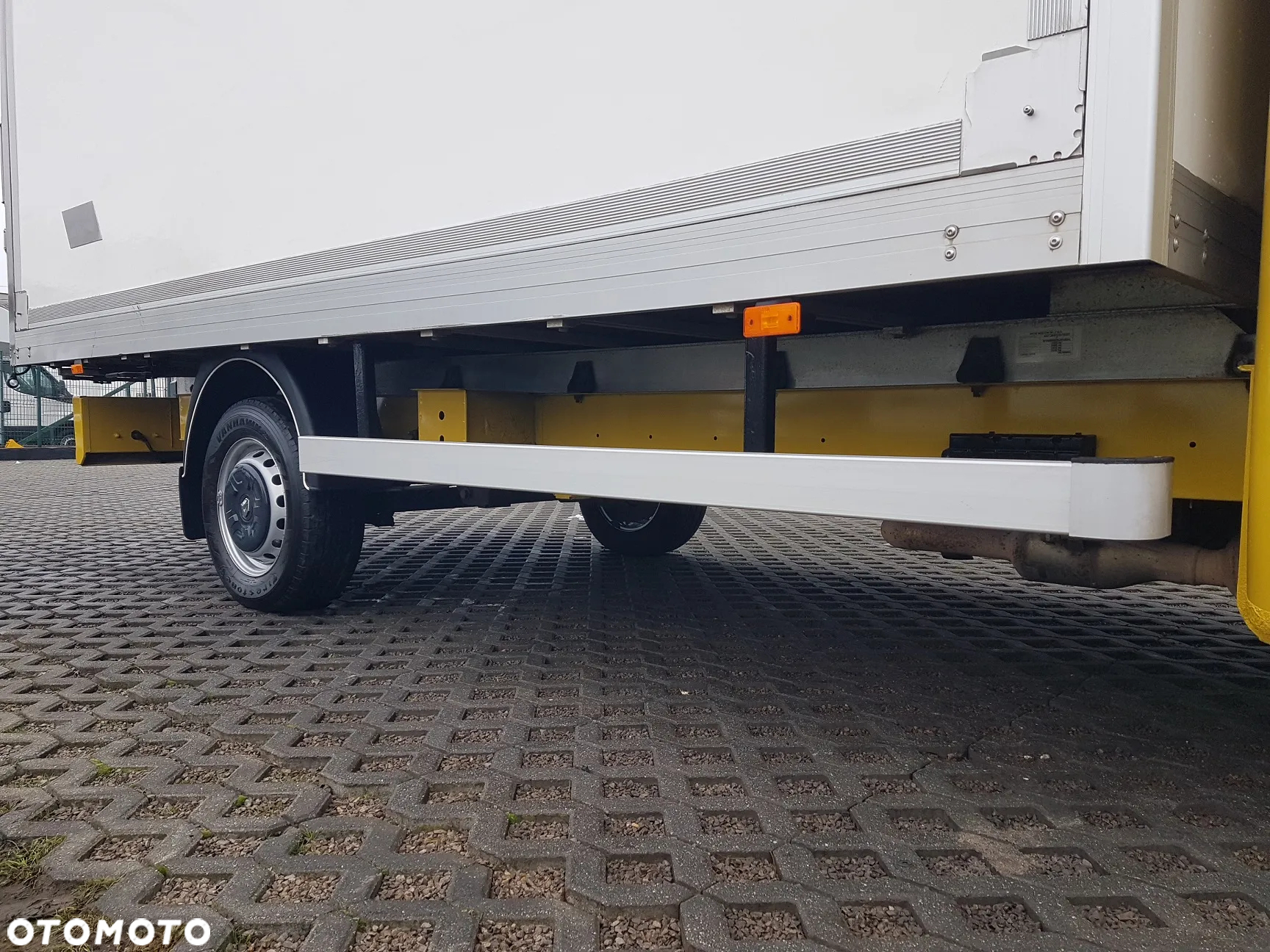 Renault MASTER KONTENER 8EP 4,21x2,23x2,22 KLIMA KRAJOWY MANUAL  6-BIEGÓW - 32