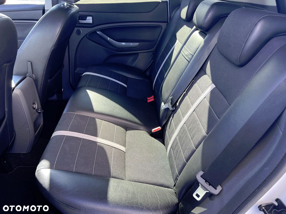 Ford Kuga 2009 photo 2