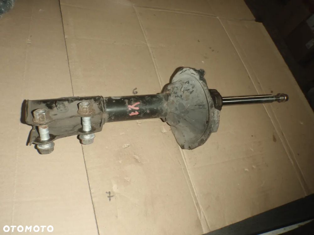 amortyzator sprężyna macperson poduszka toyota yaris I przód tył stan jak nowy - 2