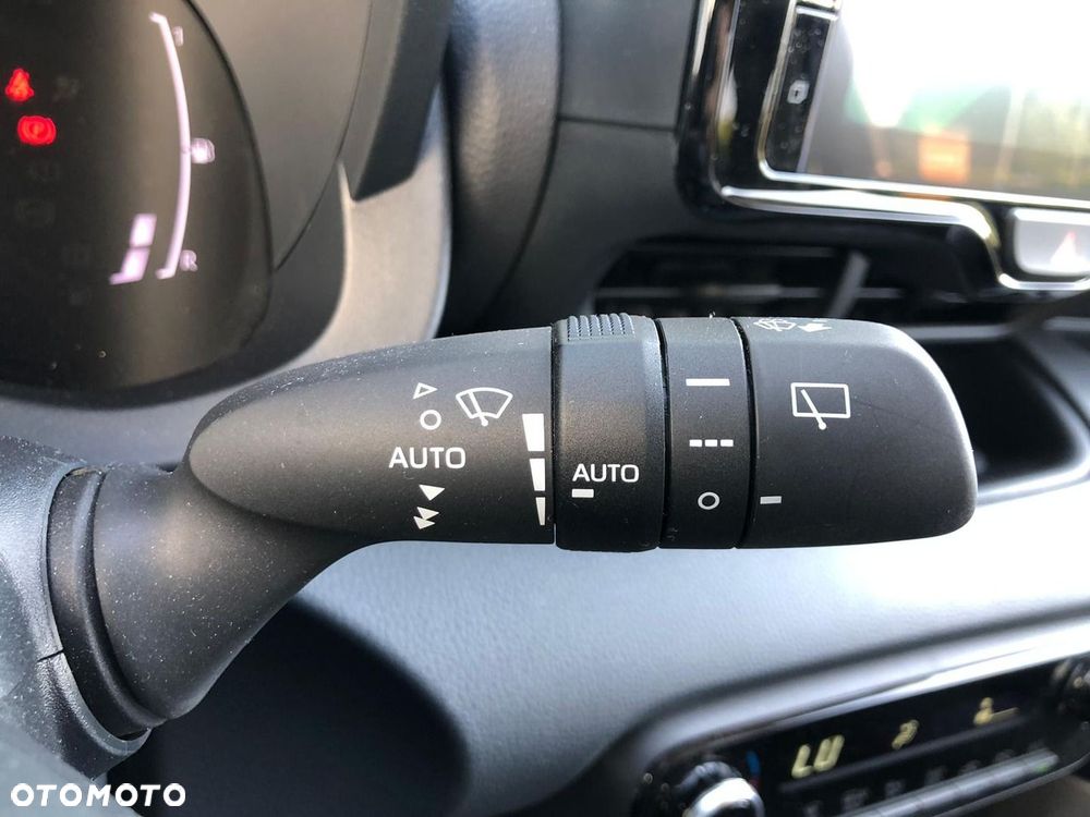 Toyota Yaris Hybrid 1.5 Style - 29
