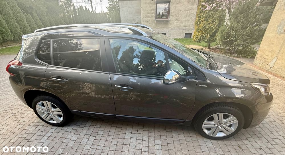 Peugeot 2008 PureTech 110 GPF Stop&Start EAT6 Style - 4