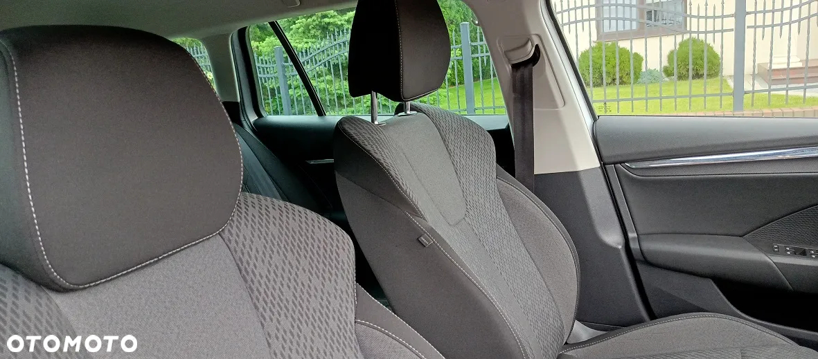 Skoda Octavia Combi 2.0 TDI DSG Exclusive Plus - 17
