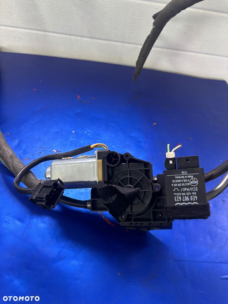 AUDI A8 D3 PODNOSNIK ROLETY DRZWI LEWY TYL 4E0861963 - 2