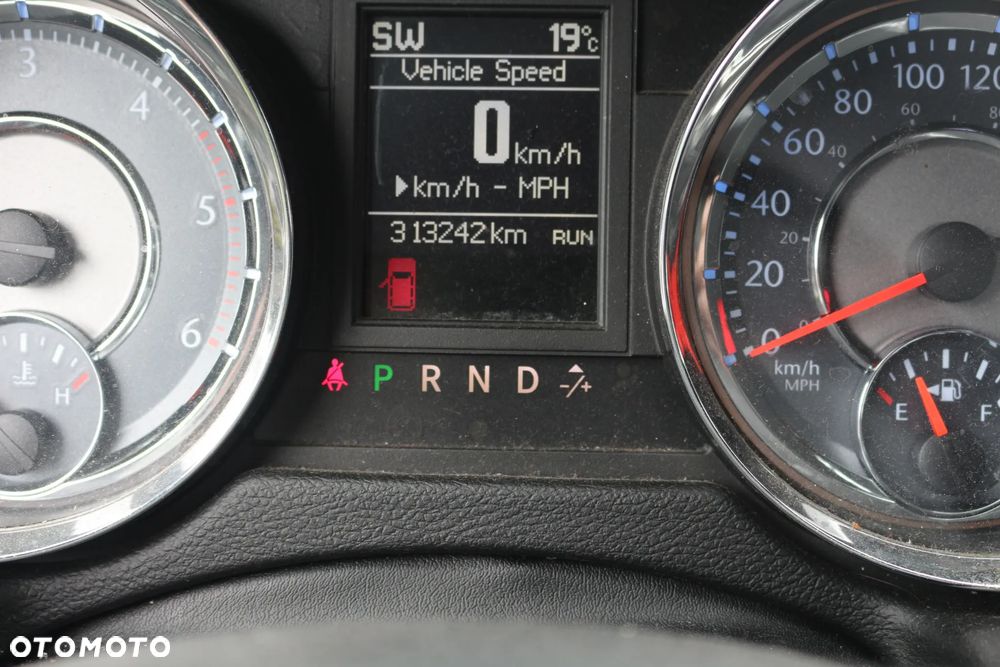 Lancia Voyager 2.8CRD S - 18