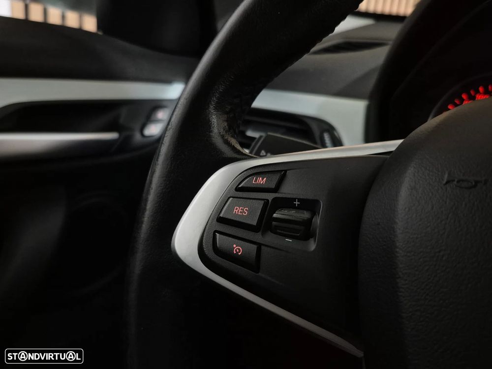 BMW X1 16 d sDrive Line xLine - 24