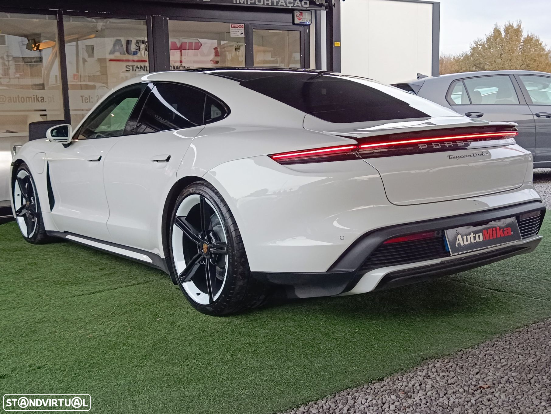 Porsche Taycan Turbo - 14