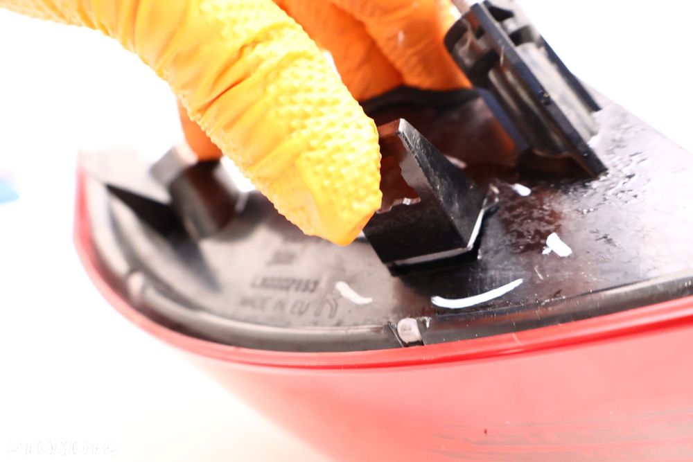 VOLVO XC60 I LIFT LAMPA PRAWA TYŁ 31323035 - 8