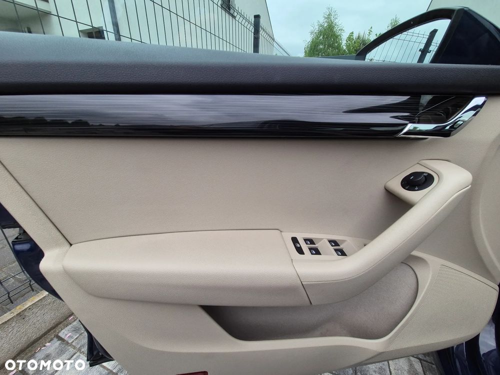 Skoda Octavia 1.6 TDI DSG Style - 21