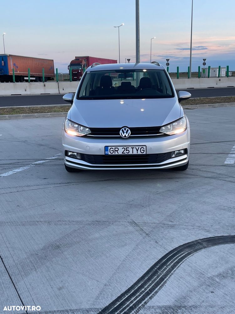 Volkswagen Touran ver-1-6-tdi-scr-bluemotion-technology-dsg-sound - 10