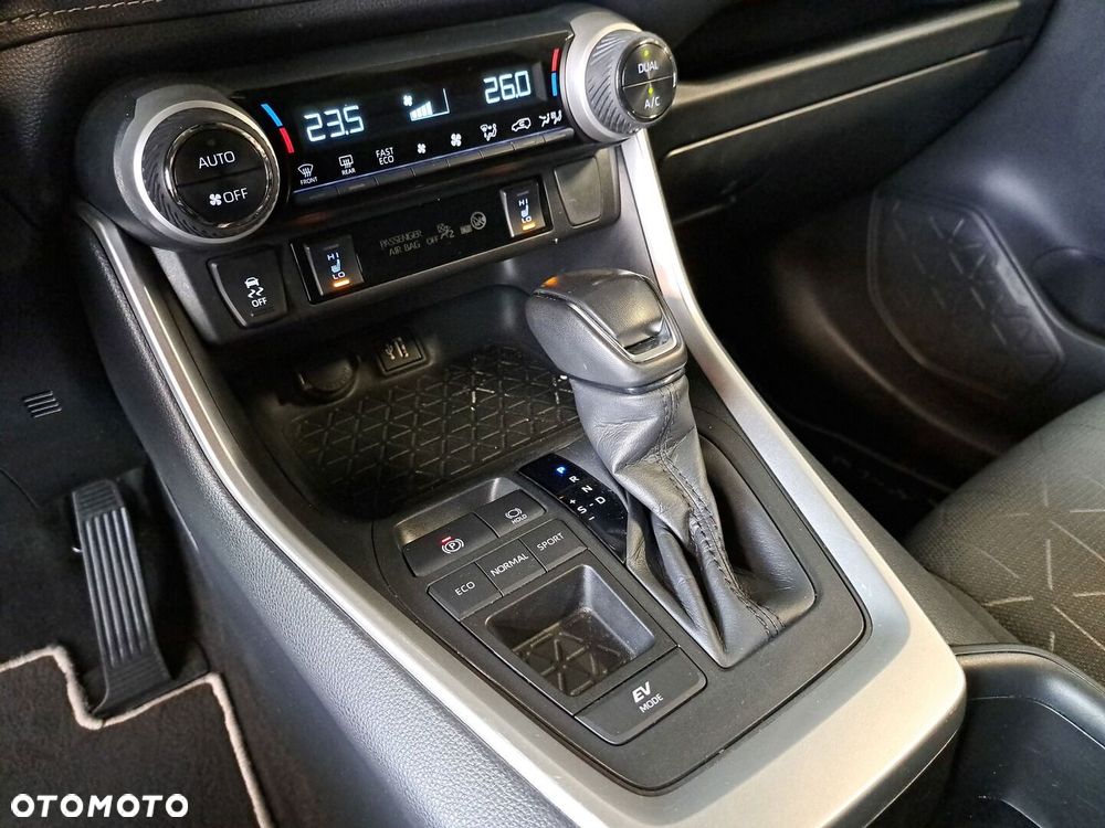 Toyota RAV4 - 26