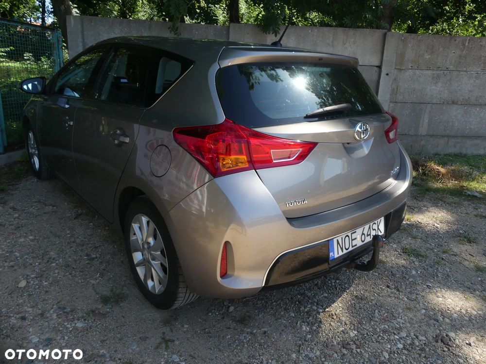 Toyota Auris 1.6 Prestige - 12