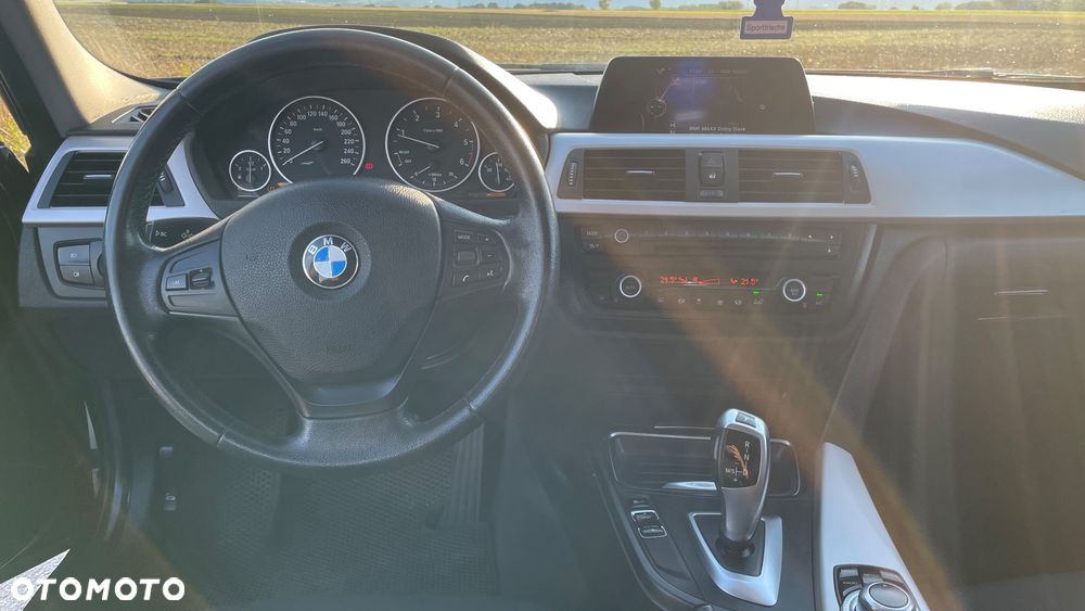 BMW Seria 3 318d Sport Line - 11