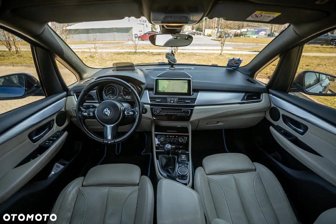 BMW Seria 2 218d - 16