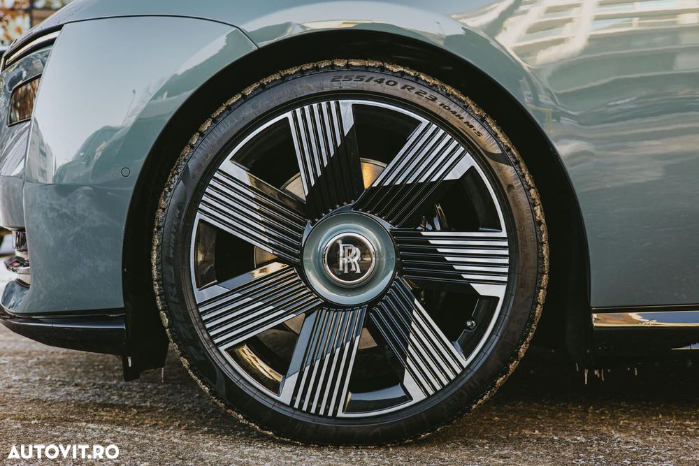 Rolls-Royce Spectre - 8
