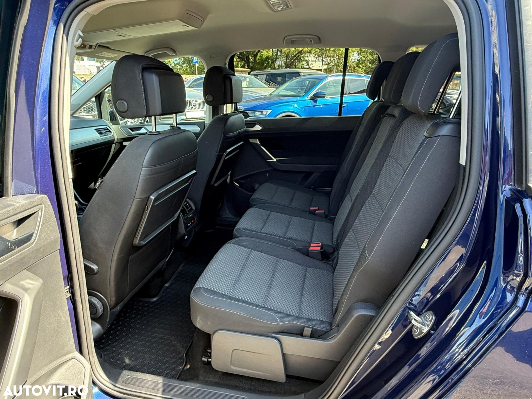 Volkswagen Touran 2.0 TDI DSG Comfortline - 9