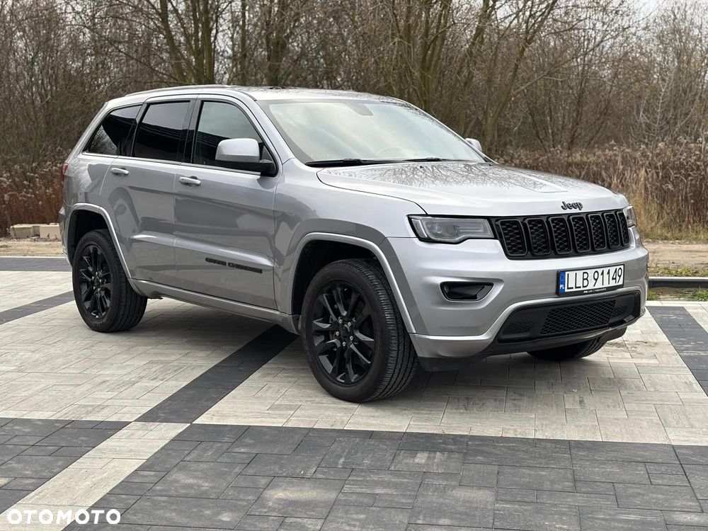 Jeep Grand Cherokee - 17