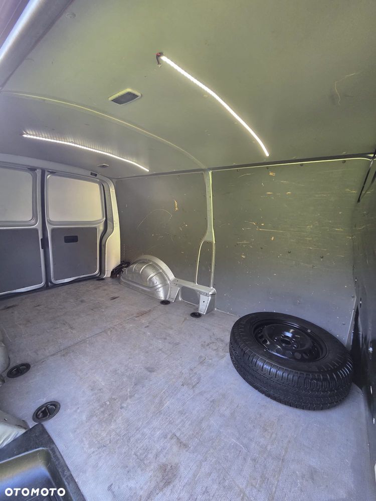 Volkswagen Transporter - 19