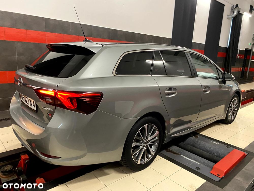 Toyota Avensis Touring Sports 1.8 Executive - 10