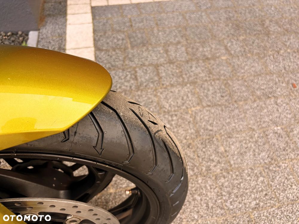 Honda CB - 12