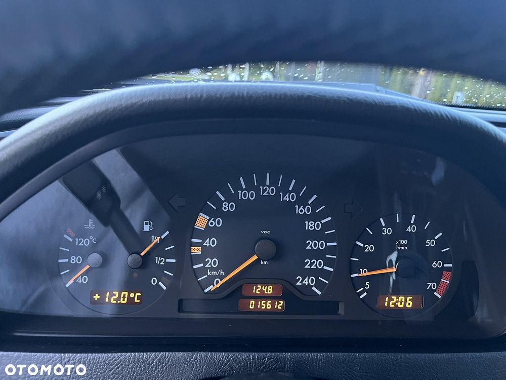 Mercedes-Benz Klasa C 180 Classic - 24