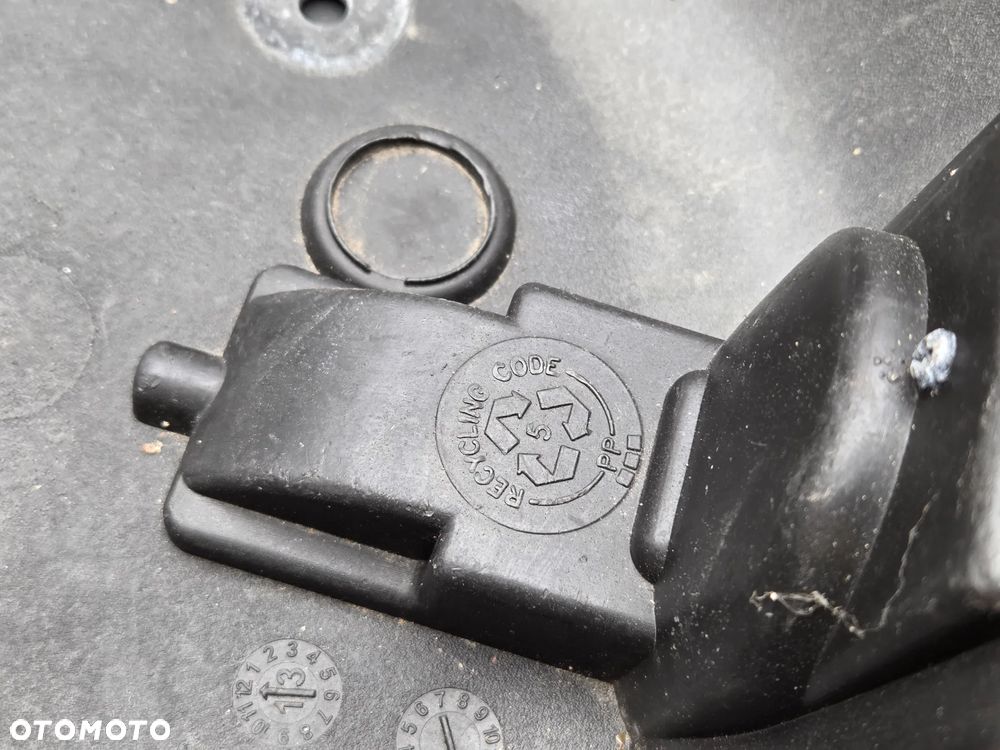 KUFER CENTRALNY  PEUGEOT VIVACITY SKUTER YAMAHA SUZUKI CPI - 19