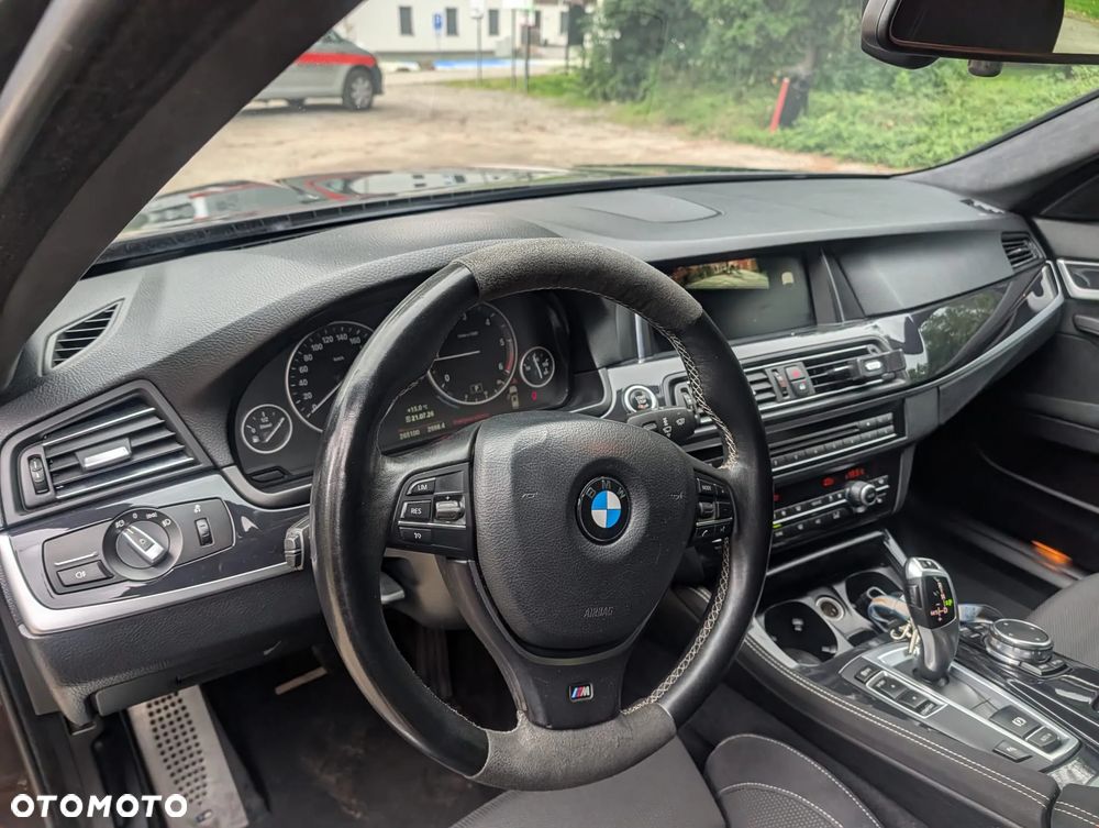 BMW Seria 5 520d M Sport - 30