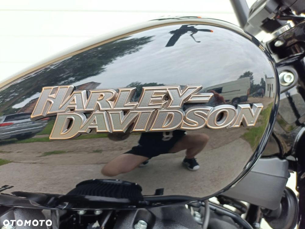 Harley-Davidson Softail Street Bob - 18