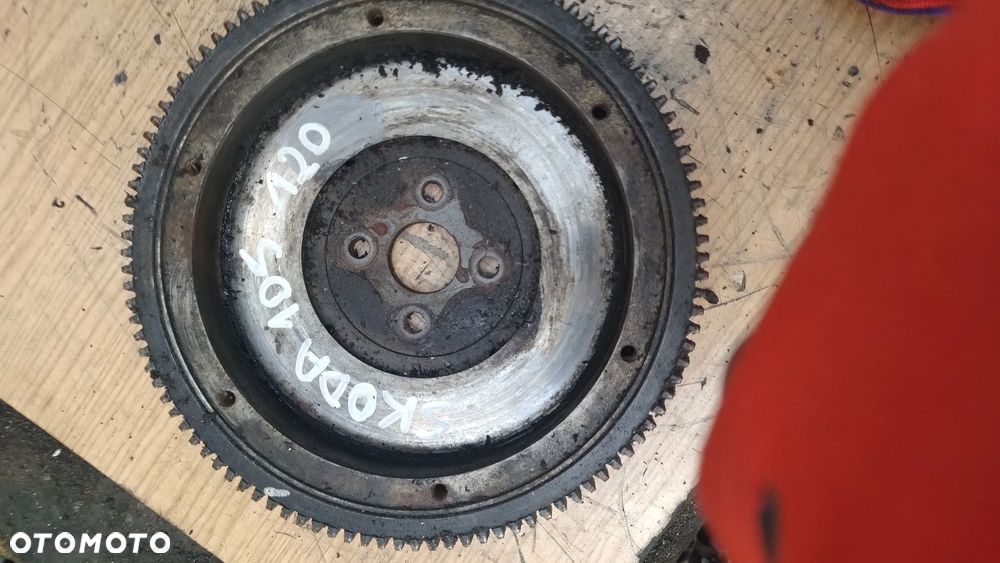 Skoda 105 120 135 105L koło zamachowe - 1