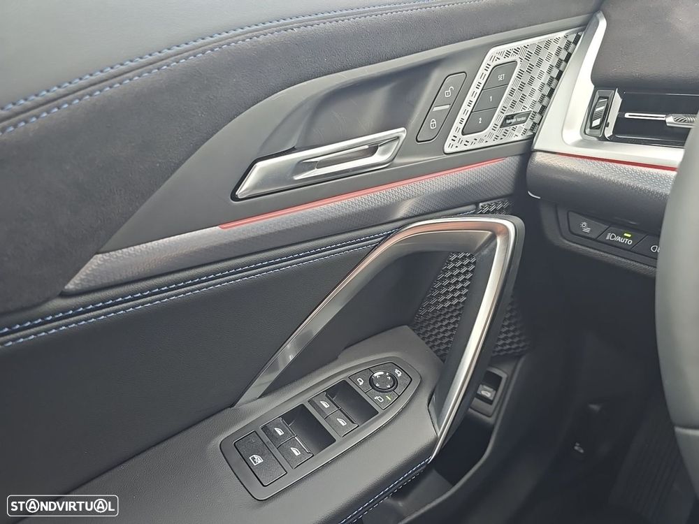 BMW iX2 eDrive20 - 24