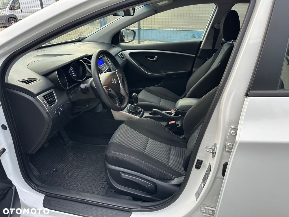 Hyundai i30 1.6 GDI Classic + - 20