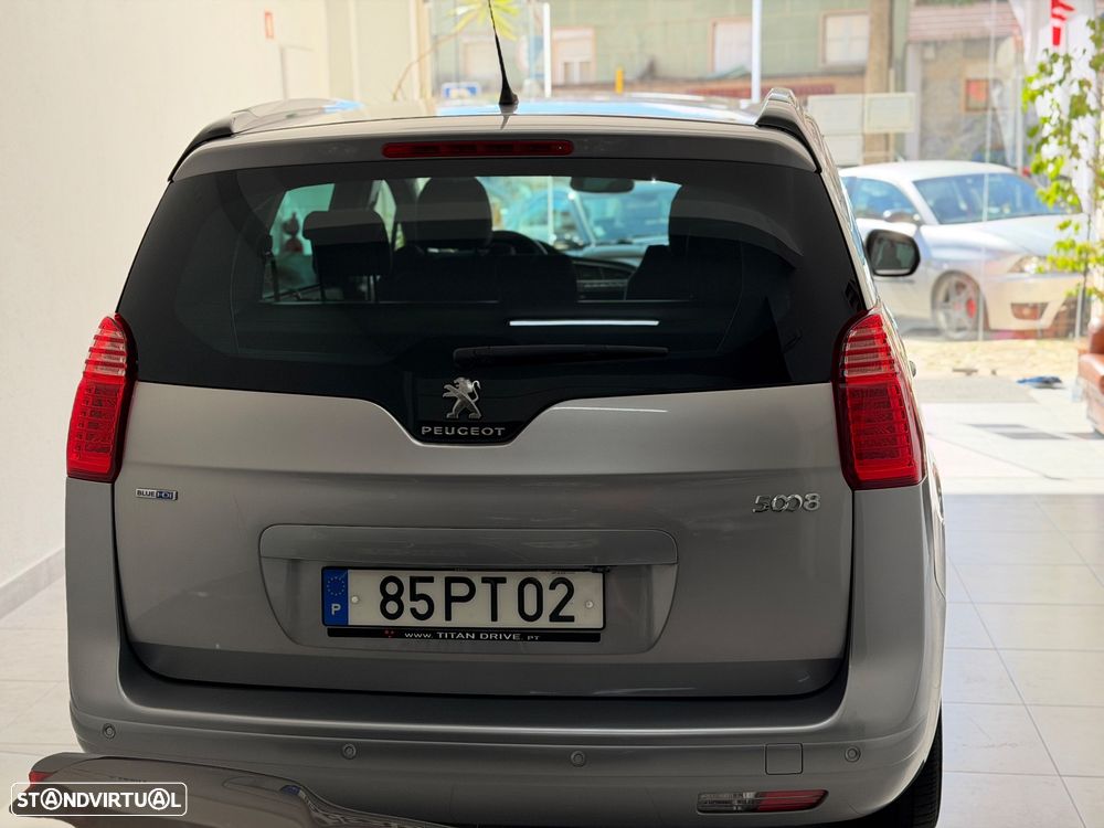 Peugeot 5008 - 5