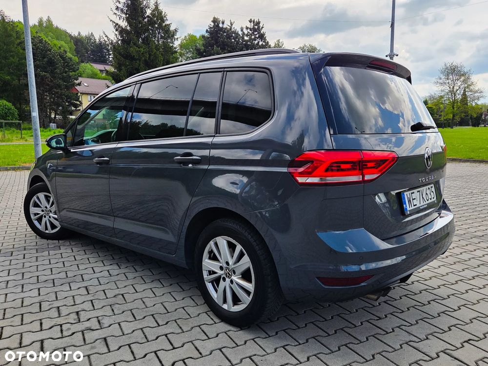 Volkswagen Touran 2.0 TDI BMT Comfortline DSG - 4