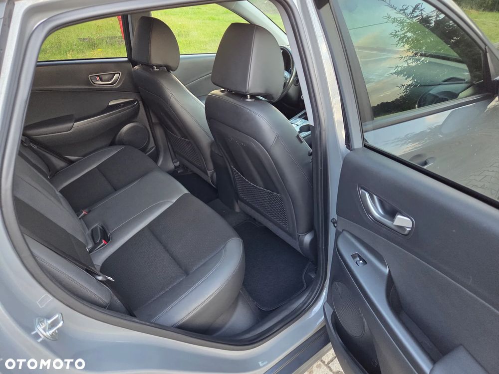 Hyundai Kona 64kWh Premium - 8