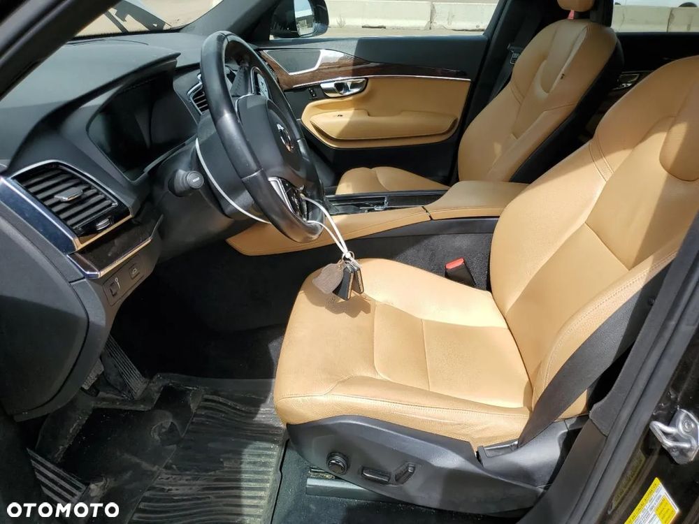 Volvo XC 90 - 6
