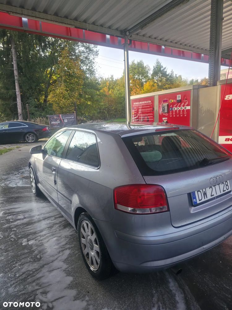 Audi A3 3-drzwiowe 1.6 Attraction - 11