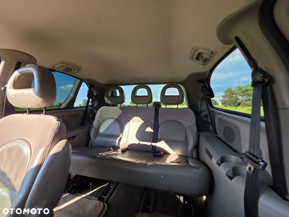 Chrysler Grand Voyager 2.5L CRD LX - 11