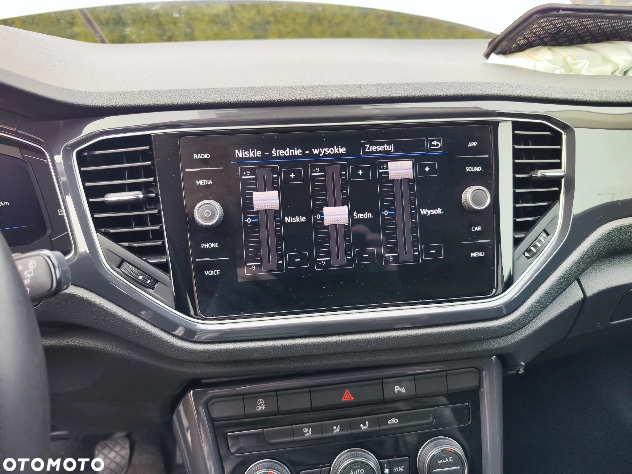 Volkswagen T-Roc - 22